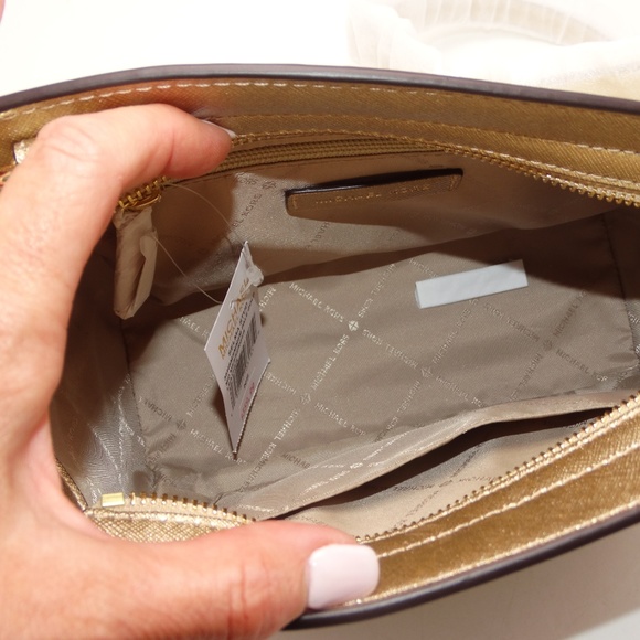 Michael Kors Selma Pale Gold studs MD Messenger - Picture 4 of 5